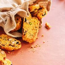 Zum Weisswein statt zum Vin Santo: Diese herzhaften Cantuccini machen sich bestens als Apérogebäck oder als herzhafter Snack für zwischendurch.