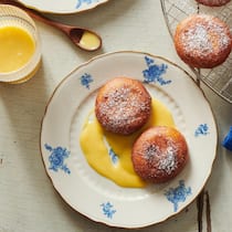 Zum Reinbeissen: Die süssen Kartoffelküchlein mit herber Orangensauce sind als Dessert so willkommen wie zum Zvieri.