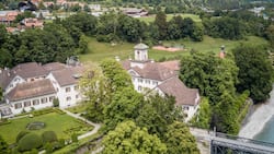 In den fruchtbaren Auen von Reichenau wurde schon um 1900 Spargel geschlemmt: Österreichs Kaiser Franz Josef hat ihn probiert – als Gast des damaligen Schlossbesitzers Alfred von Planta (1857–1922).