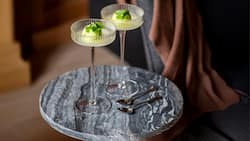 Raffiniertes Dessert: Die Sauerkleeglace lässt sich mit oder ohne Glacemaschine zubereiten. Ein Gutsch Schaumwein macht sie zum erfrischenden Zwischengang.