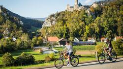 Vorbei an der Ruine von Schloss Neu-Falkenstein kurz vor Balsthal SO.