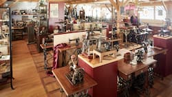 Nicht nur für Nähmaschinen-Expertinnen und -Liebhaber ein Paradies: Zweihundert sorgfältig restaurierte Exemplare warten im Nähmaschinen-Museum in Dürnten darauf, von den Besuchern bestaunt zu werden.