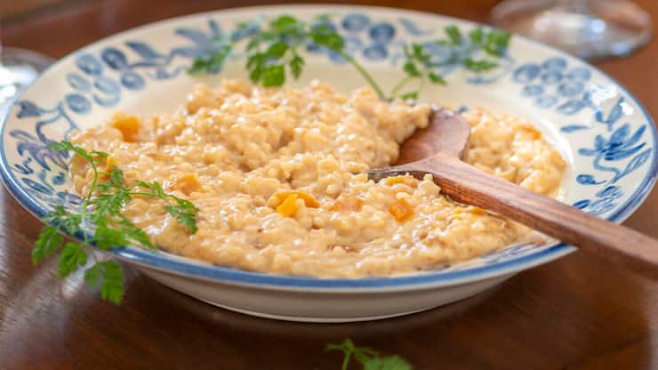 Risotto mit getrockneten Aprikosen und Aprikosensenf