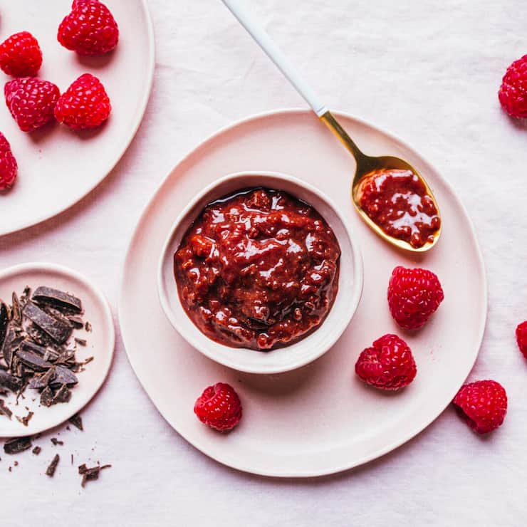 Himbeer-Orangen-Konfitüre mit dunkler Schokolade