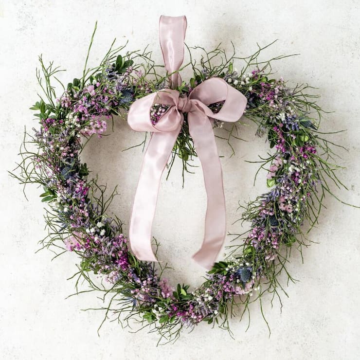 Ein Herz für den Muttertag binden