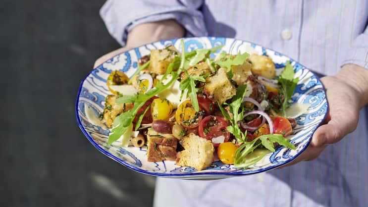 Sardischer Brotsalat mit Sardellen