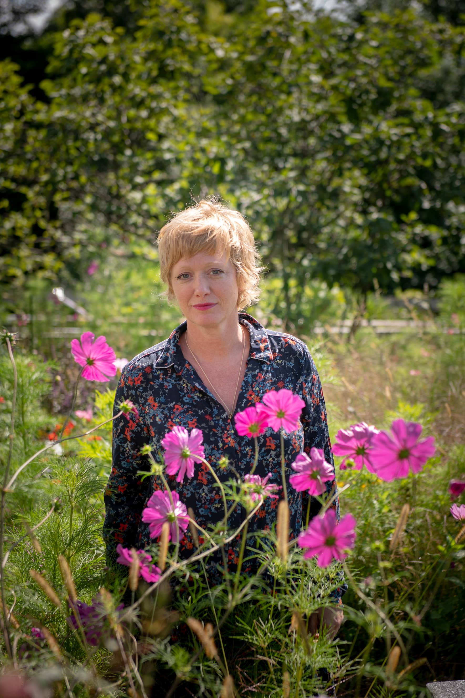 LandLiebe-Stylistin Vera Guala im Garten